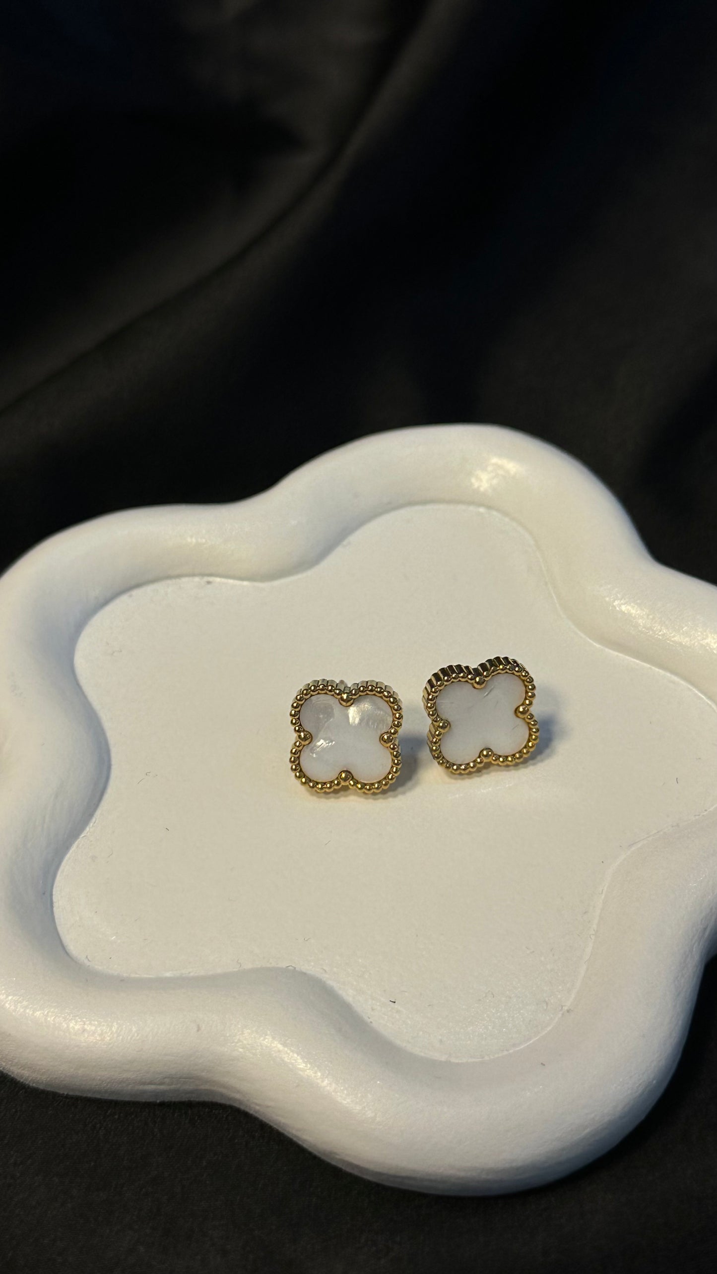 Yare earrings White/Gold