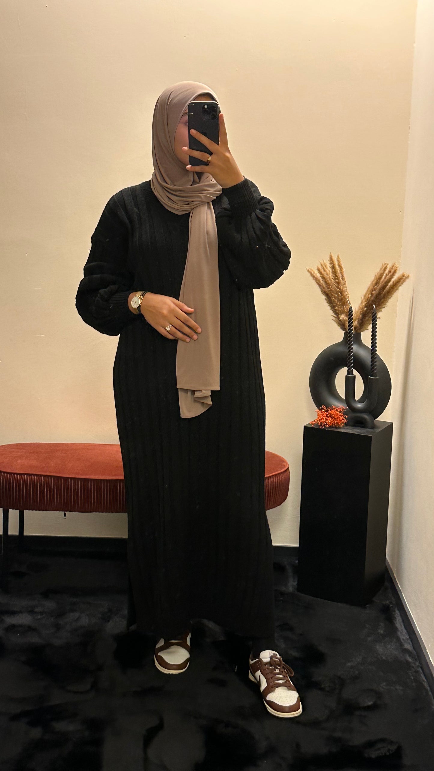 Omaira dress black